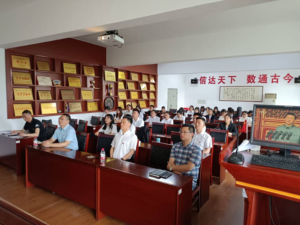 iqqtv
8教406会议室46人收看现场.jpg